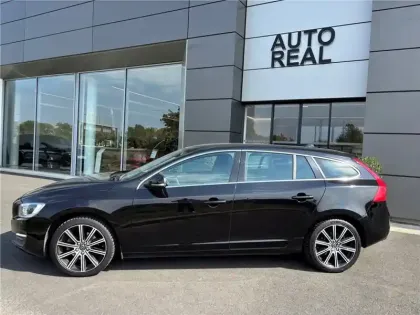 Photo 41 Volvo V60 T3 152 CH GEARTRONIC 6