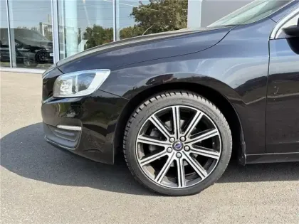 Photo 8 Volvo V60 T3 152 CH GEARTRONIC 6