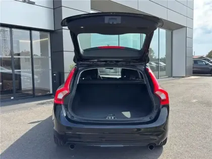 Photo 53 Volvo V60 T3 152 CH GEARTRONIC 6