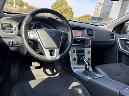 Photo 28 Volvo V60 T3 152 CH GEARTRONIC 6