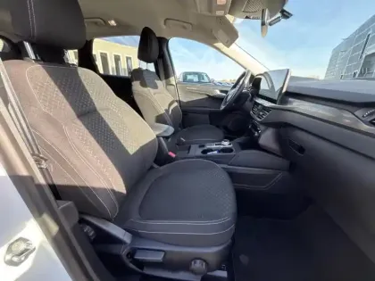 Photo 10 Ford Kuga  2.5 Duratec 180ch Hybrid FlexiFuel Titanium Powershift