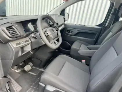 Photo 11 Peugeot Expert  Fg XL 2.2 Diesel 180ch Cabine Approfondie Fixe automatique