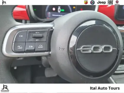 Photo 14 Fiat 600  e/ELECTRIQUE 156ch 54kWh Red/1ère MAIN
