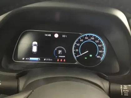 Photo 10 Nissan Leaf  217ch e+ 62kWh N-Connecta 21