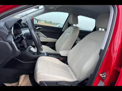 Photo 9 Audi Q3  35 TFSI 150ch Limited S tronic 7