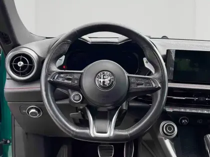 Photo 11 Alfa Romeo Tonale  1.5 Hybrid 160ch Tributo Italiano TCT