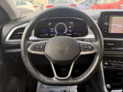 Photo 6 Volkswagen T-roc  1.5 TSI EVO 150ch Life Plus DSG7