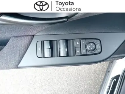 Photo 12 Toyota C-HR  1.8 Hybride 140ch Design MY25