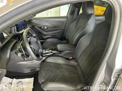 Photo 8 Peugeot 208  1.2 Hybrid 100ch GT e-DCS6