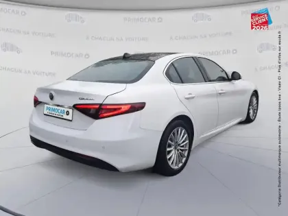 Photo 5 Alfa Romeo Giulia  2.0 TB 200ch Lusso AT8