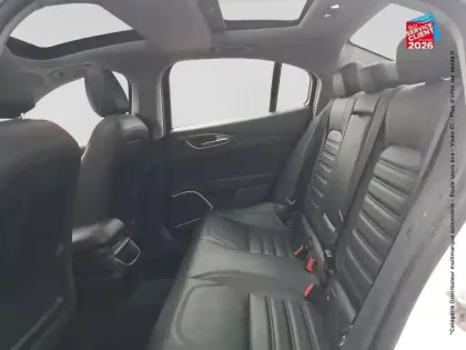 Photo 10 Alfa Romeo Giulia  2.0 TB 200ch Lusso AT8
