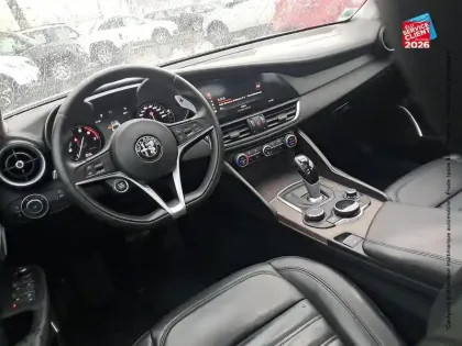 Photo 14 Alfa Romeo Giulia  2.0 TB 200ch Lusso AT8