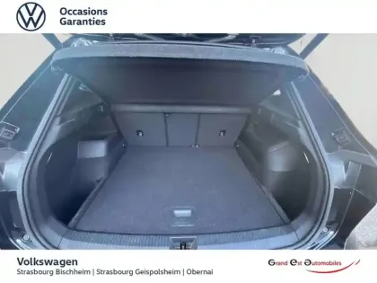 Photo 9 Volkswagen Tiguan  2.0 TDI 150ch R-Line DSG7