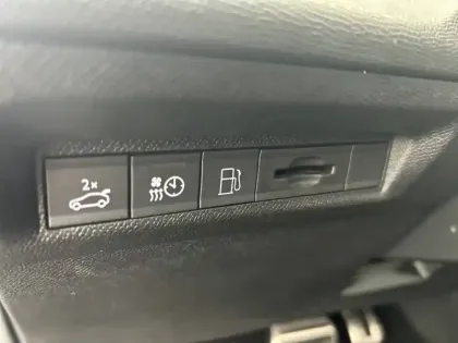 Photo 46 Peugeot 408  PHEV 180 e-EAT8