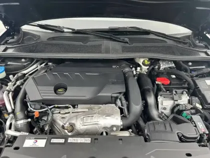 Photo 45 Peugeot 408  PHEV 180 e-EAT8