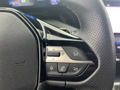 Photo 34 Peugeot 408  PHEV 180 e-EAT8