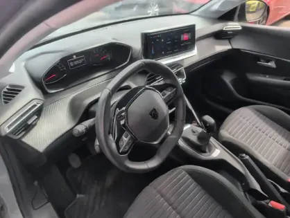 Photo 5 Peugeot 208  PureTech 75 S&S BVM5