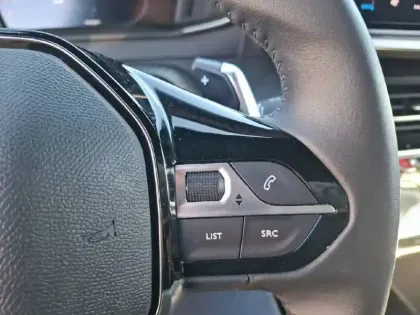 Photo 21 Peugeot 2008  Hybrid 145 e-DCS6