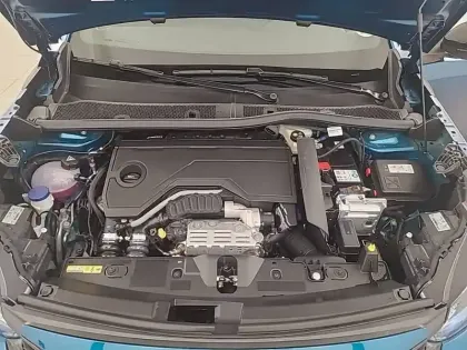 Photo 26 Peugeot 2008  Hybrid 110 ch e-DCS6