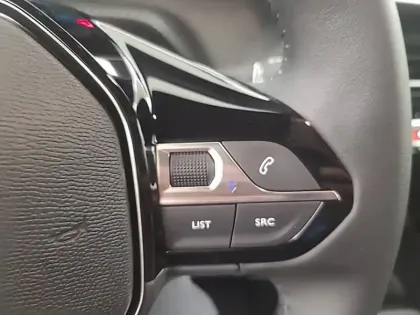 Photo 21 Peugeot 2008  Hybrid 110 ch e-DCS6