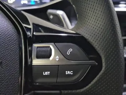 Photo 26 Peugeot 2008  Hybrid 145 ch e-DCS6