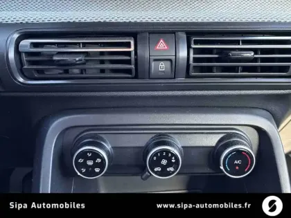 Photo 16 Citroën C3  Turbo 100 ch Manuelle