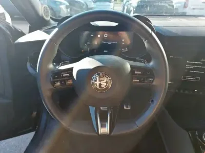 Photo 8 Alfa Romeo Junior  1.2 Ibrida 136 ch eDCT6