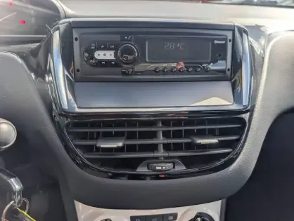 Photo 5 Peugeot 208  PureTech 68ch BVM5