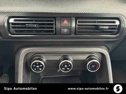 Photo 16 Citroën C3  Turbo 100 ch Manuelle