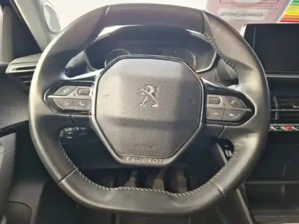 Photo 8 Peugeot 2008  PureTech 100 S&S BVM6