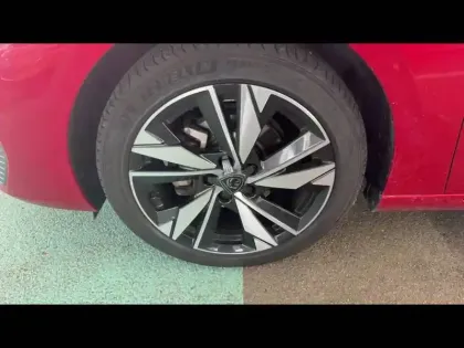 Photo 16 Peugeot 308  PureTech 130ch S&S EAT8
