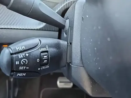 Photo 18 Peugeot 208  Electrique 50 kWh 136ch