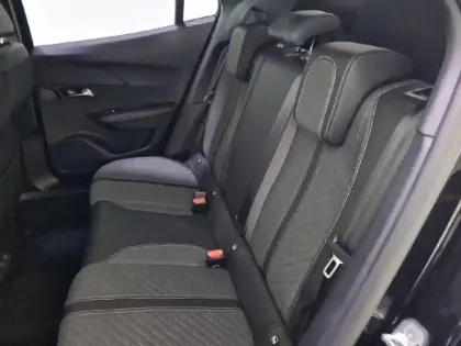 Photo 33 Peugeot 2008  PureTech 100 S&S BVM6
