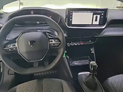 Photo 29 Peugeot 2008  PureTech 100 S&S BVM6