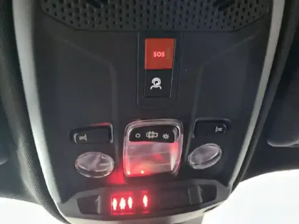 Photo 46 Peugeot 2008  PureTech 100 S&S BVM6
