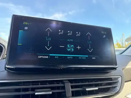 Photo 19 Peugeot 3008  Hybrid 225 e-EAT8