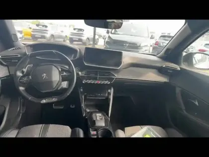 Photo 8 Peugeot 2008  PureTech 130 S&S EAT8