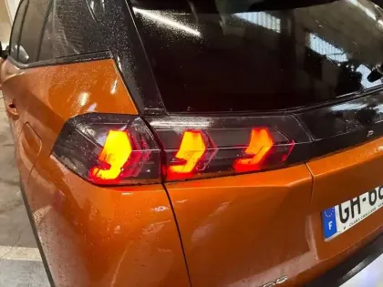 Photo 16 Peugeot 2008  PureTech 130 S&S EAT8