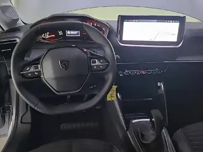 Photo 16 Peugeot 208  PureTech 75 S&S BVM5