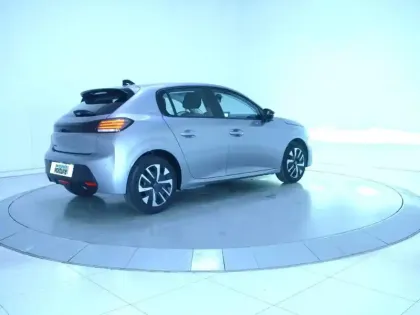Photo 13 Peugeot 208  PureTech 75 S&S BVM5