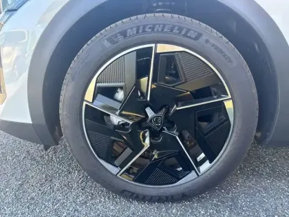 Photo 12 Peugeot 408  Hybrid 145 e-DCS6