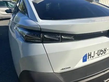 Photo 16 Peugeot 408  Hybrid 145 e-DCS6