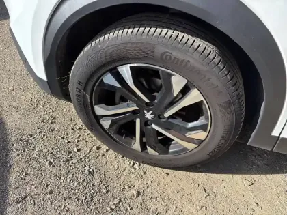 Photo 12 Peugeot 2008  PureTech 100 S&S BVM6