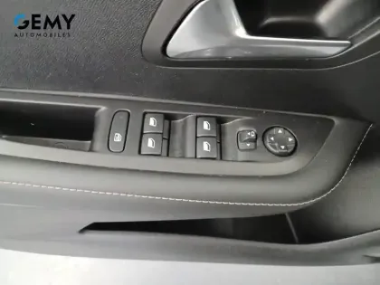 Photo 11 Peugeot 208  PureTech 100 S&S BVM6