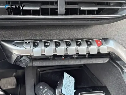 Photo 17 Peugeot 3008  Hybrid 225 e-EAT8