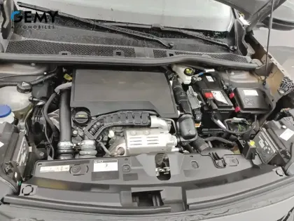 Photo 11 Peugeot 2008  PureTech 130 S&S EAT8
