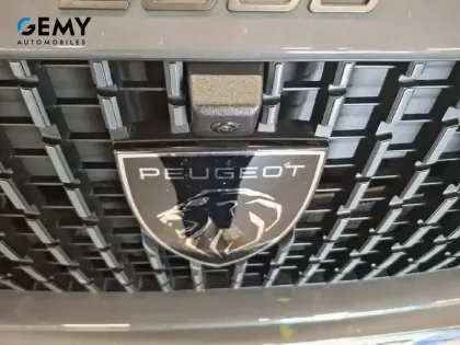 Photo 16 Peugeot 2008  Hybrid 145 e-DCS6