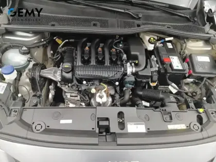 Photo 11 Peugeot 208  PureTech 75 S&S BVM5