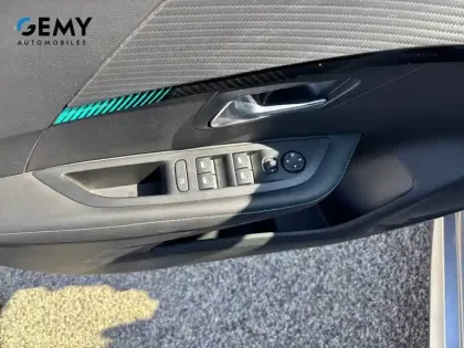 Photo 11 Peugeot 208  Electrique 50 kWh 136ch