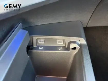 Photo 22 Peugeot 5008  Plug-in Hybrid 225 ch e-DCS7